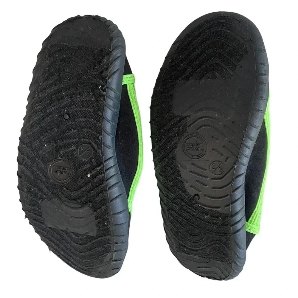 Wonder Nation Unisex Kids Black and Green Water Shoes Size 2/3